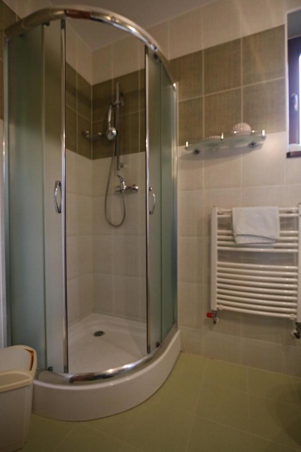 Czarli Homestay