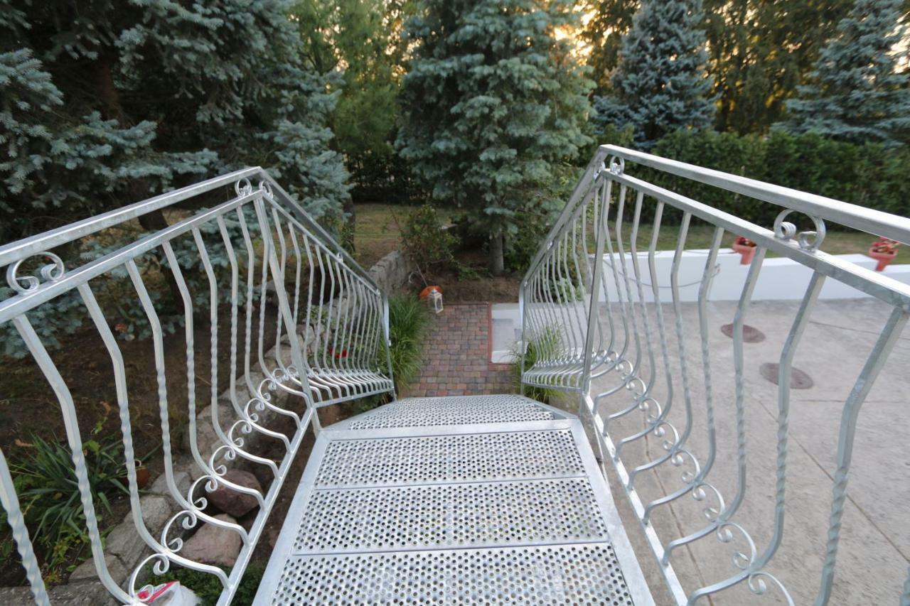 Czarli Homestay